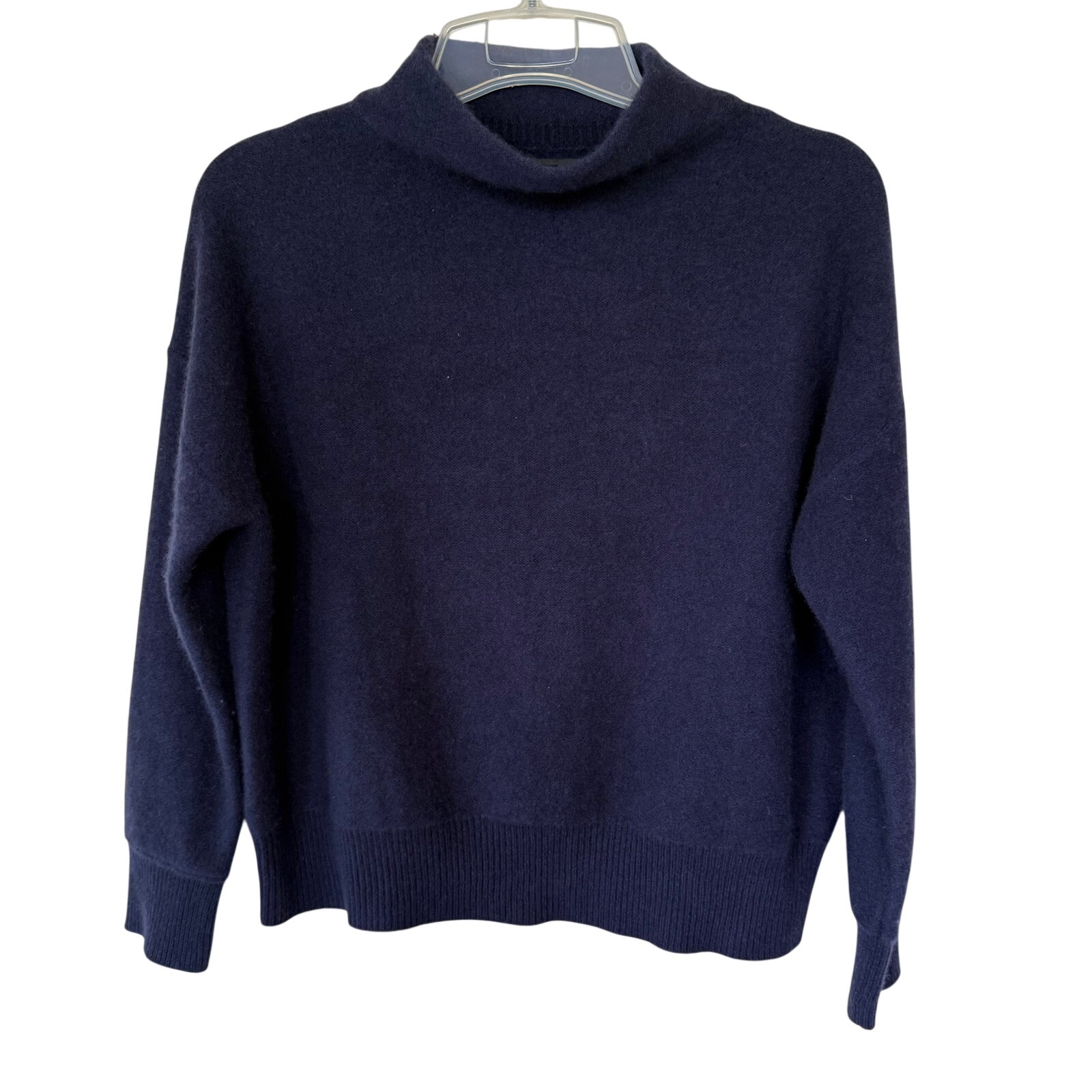 Tahari Cashmere Blue Mock Turtleneck Pullover Sweater Size Women’s Medium